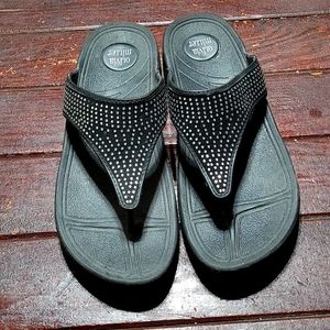 GUC Olivia Miller Size 10 Black Rhinestone Rubber Flip-Flops
